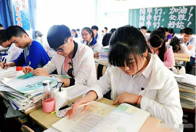 『高校』高考分数压线二本分数线，不想去三本，可以多考虑这4所高校