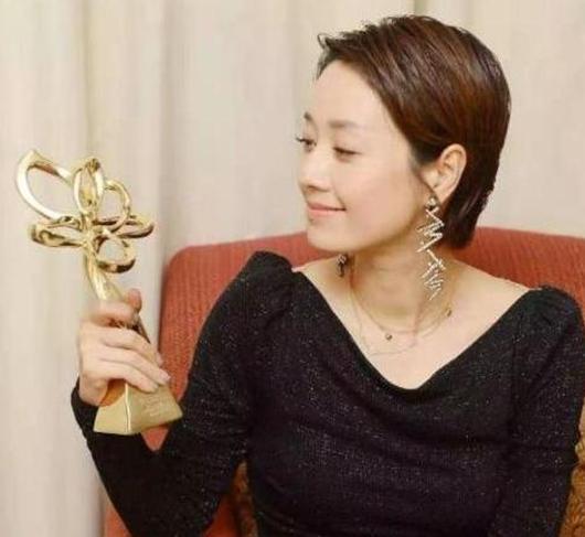 「马伊琍」就在3天前,离婚315天的文章喜获新身份,迎接“新”人生