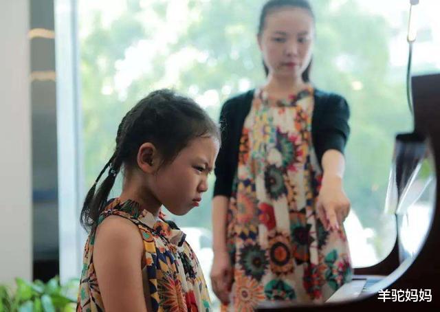 作文：当年高考“交白卷”，写8000字作文喷制度的女孩，如今现状如何？