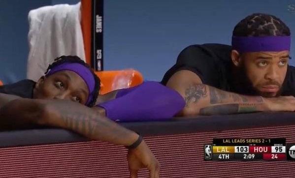 湖人队|看不起人？比赛还剩2分钟，湖人领先红队，谁注意霍华德举动