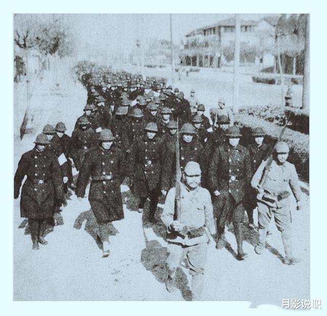 大屠杀|镜头下真实的日本鬼子，图7日本历史书上的南京大屠杀，颠倒黑白，真无耻！