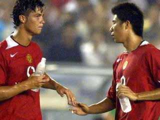 【董方卓】母亲节董方卓晒母子合影却更像兄妹，网友：传说中的董妈太漂亮了