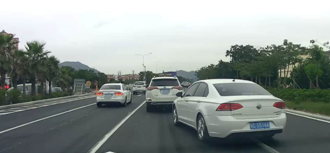 珠海交警|珠海男子连续两次右转过红灯路口，却被判为冲红灯！很多人都在犯！