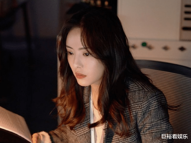 央视|央视又一职场剧爆了，开播一天全网登顶，仅2集根本没看够！