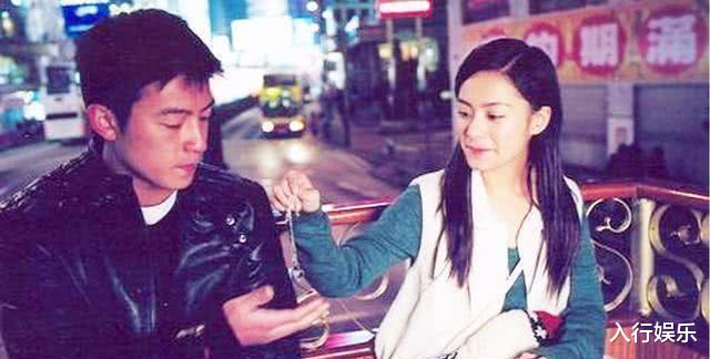 阿娇@阿娇离婚陈冠希连发3条状态，配图“疯狂、性感”，内涵她有问题