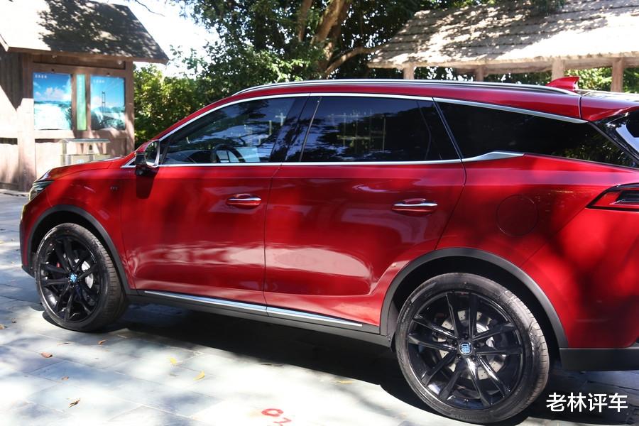 比亚迪|国产品牌的骄傲！4.3秒破百，油耗1.5L，双层隔音，狂甩21万辆