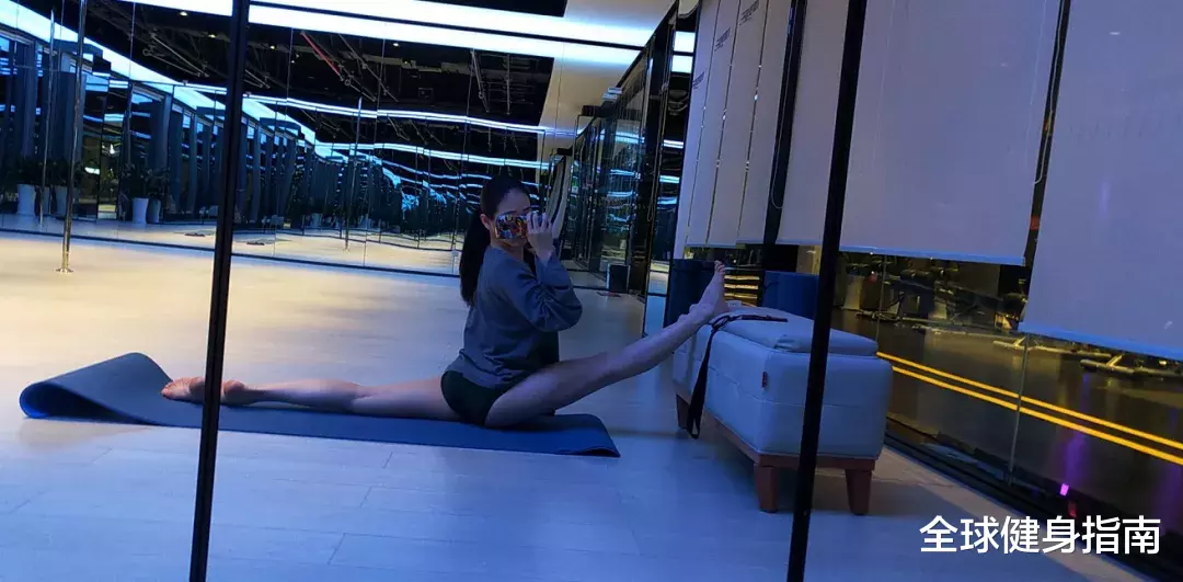 |这位跳钢管舞的顶级美人，我希望每个人都能记住她......