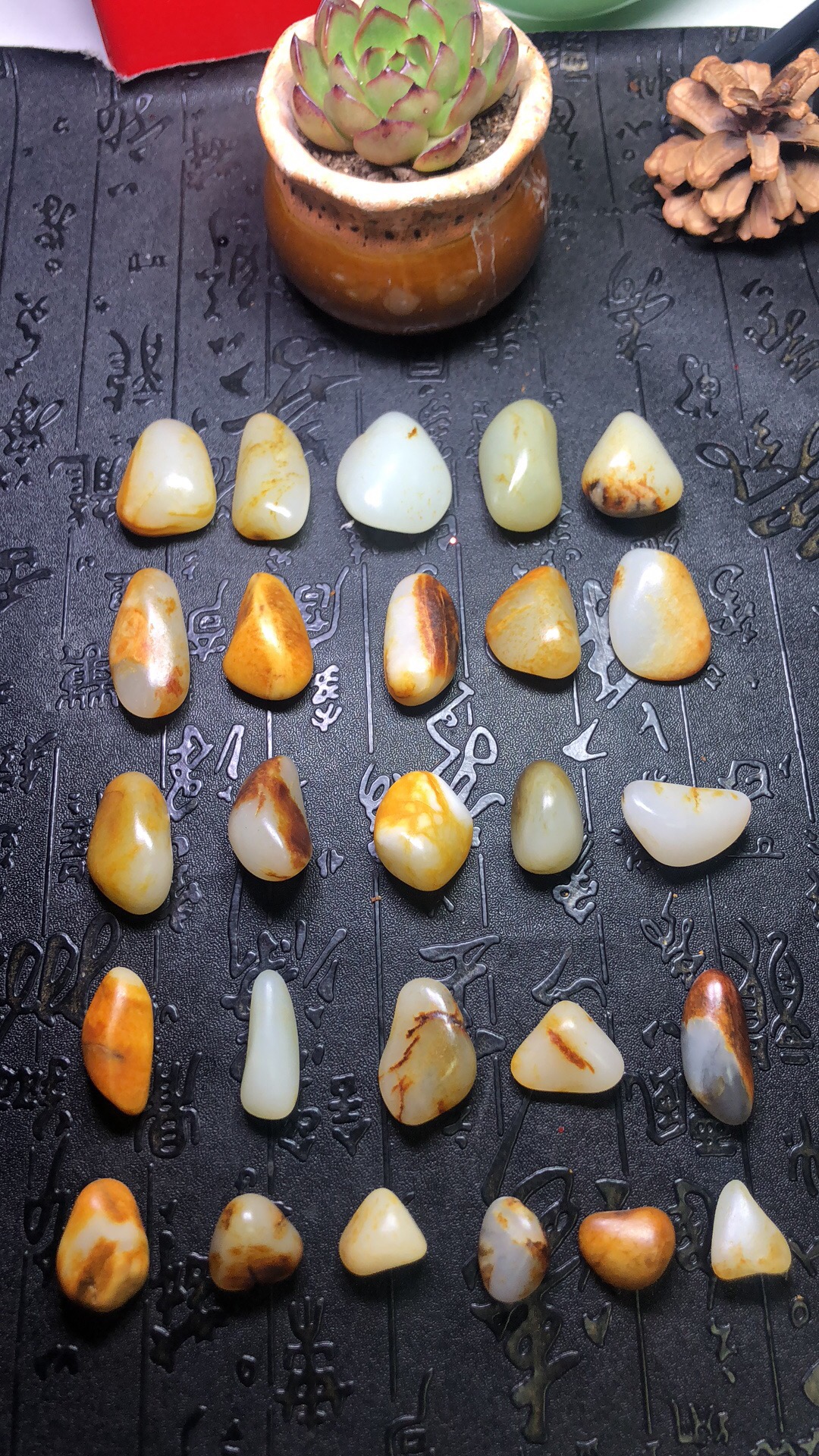 和田玉籽料|哪些人适合戴玉石？