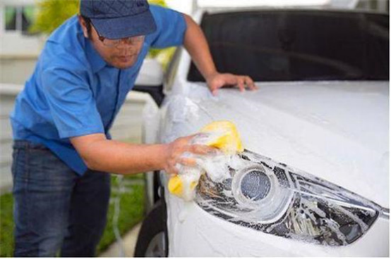『汽车保养』经常洗车和一月不洗车差别有多大，一年之后再检查，结果吓坏车主