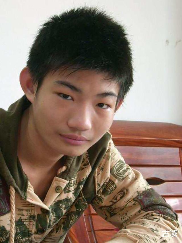 「」中国第一懒人杨锁18岁成孤儿, 不会洗衣做饭, 23岁活活饿死家中