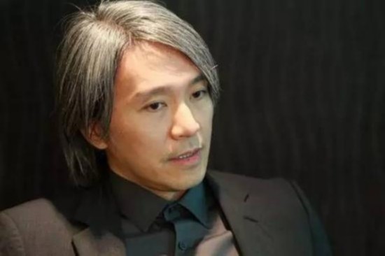 周星驰▲一代传奇周星驰，从跑龙套到大导演，辛酸的人生铸造成功