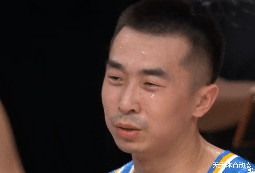 王骁辉|王骁辉又下黑脚，绊倒张大宇被吹违体，解说员的表态很直接！