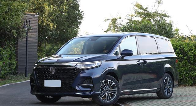 荣威|迟到却是“精品”！20万配车载冰箱+隐私后排，网友：终于等来了