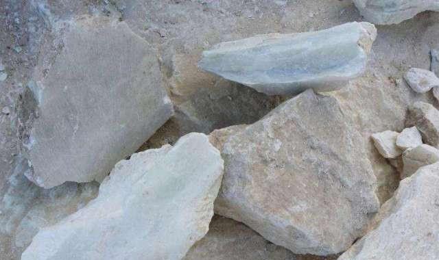 「」地球“最软”的石头,可以当成食物吃,不少的中国人都吃过