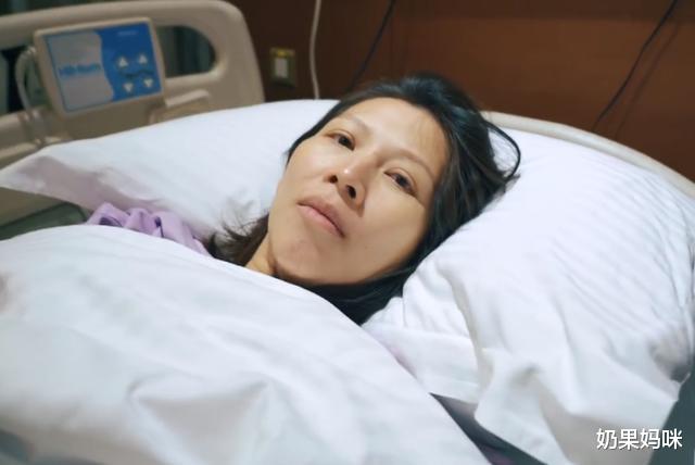 [蔡少芬]有种“整容”叫蔡少芬生娃，46岁生下儿子后，和丈夫像是两代人