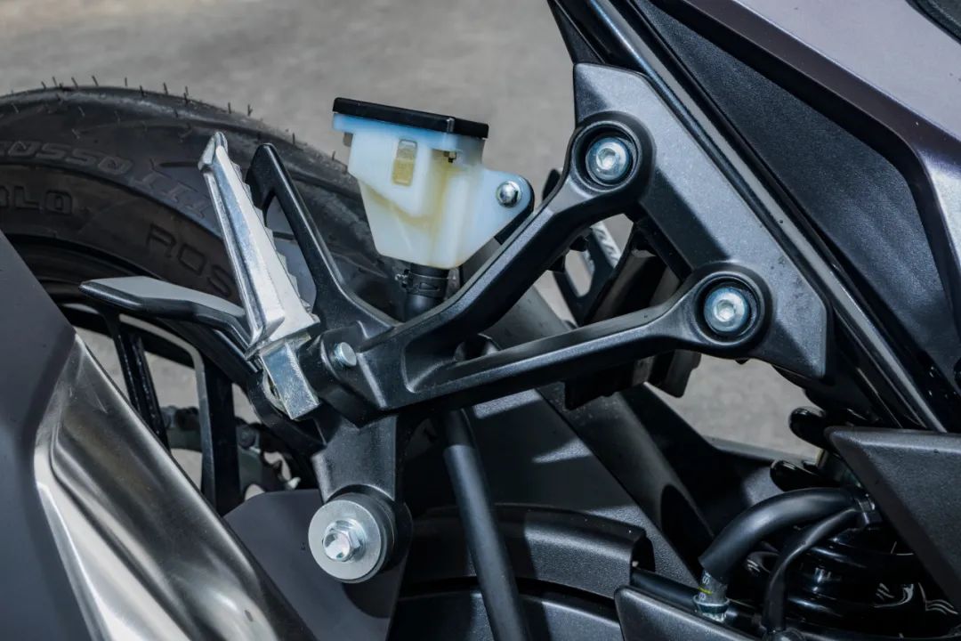 「动力」岂止工艺：豪爵DR300开箱日志，一款世界级水准的街车