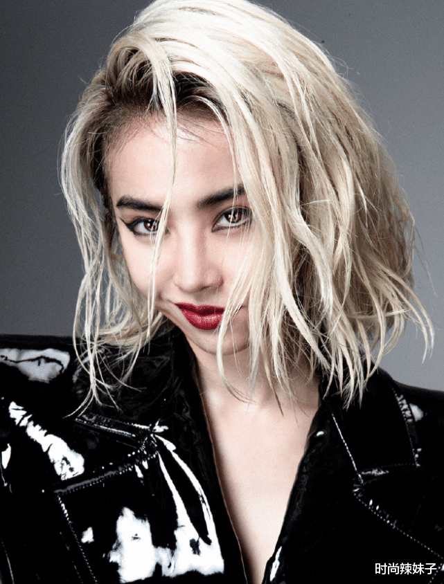 蔡依林|蔡依林长胖后如“整容”，对镜卖萌如少女，这能有18岁？