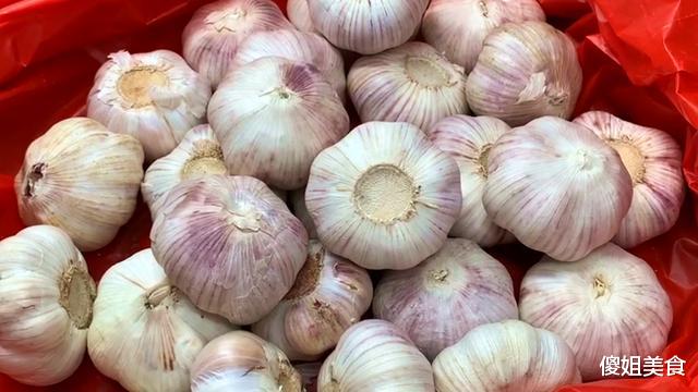 『』原来大蒜这样保存，不发芽不干瘪，方法太简单了，又学会了一招