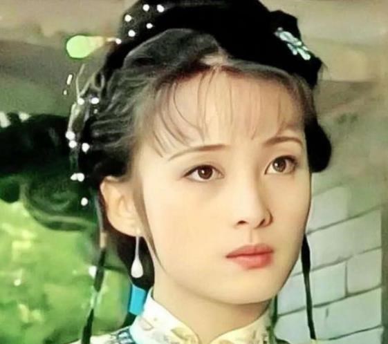 蒋勤勤|蒋勤勤新剧要凉凉？官宣海报绿色旗装老气发型，年轻时的美貌不再
