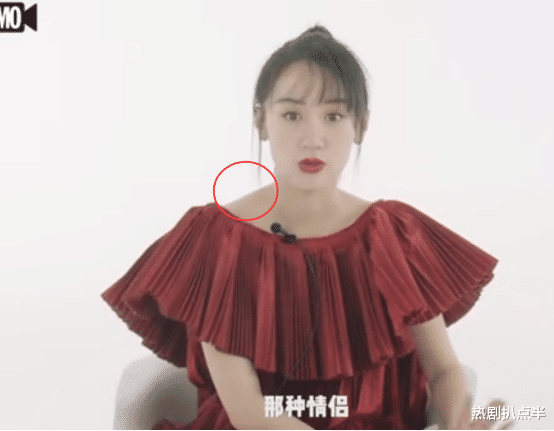 空气刘海|袁冰妍颜值昙花一现，空气刘海暴露发际线，斜方肌高耸没脖子