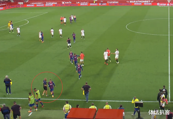 [巴塞罗那]巴萨低迷一战揪出2大罪人，1.2亿巨星全场最差，梅西沮丧离场！