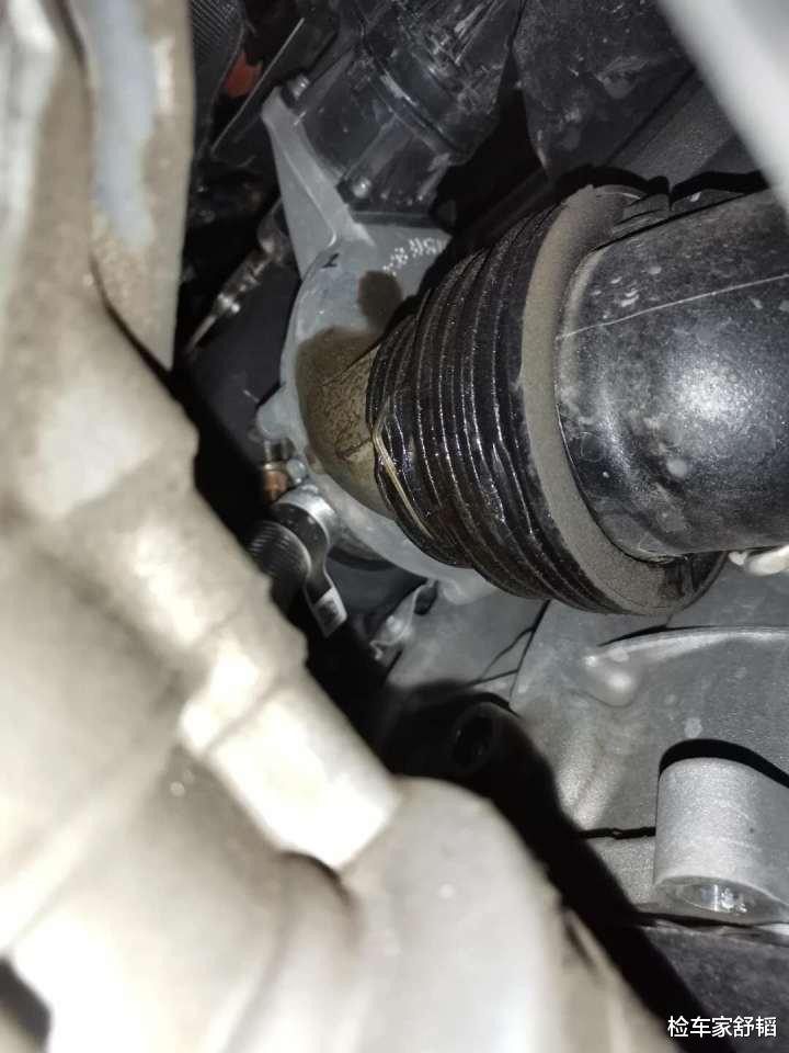 二手车|宝马740车主无语，才开一年贬值20万，普通擦挂竟给切了门槛梁