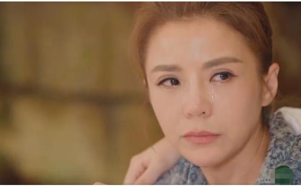 朱迅■抗癌13年, 父亲缺席10年, 母亲绝情不管, 3度鬼门关后朱迅如今怎样了？