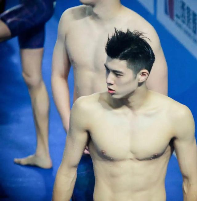 陈冠希|泳坛最帅00后天生爱豆脸，撞脸陈冠希，气质直逼偶像男团