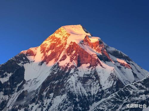 |喜马拉雅山又“出事”了？冰川融化出现神秘物体，连科学家都无法解释！