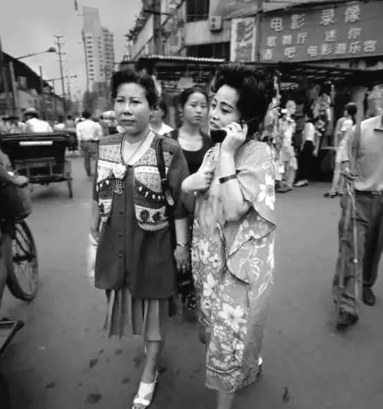 「老照片」老照片：1992年的成都街头