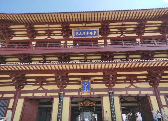 江西|我国最“昂贵”佛像，耗费10亿打造镀满48公斤黄金，游客：拜不起