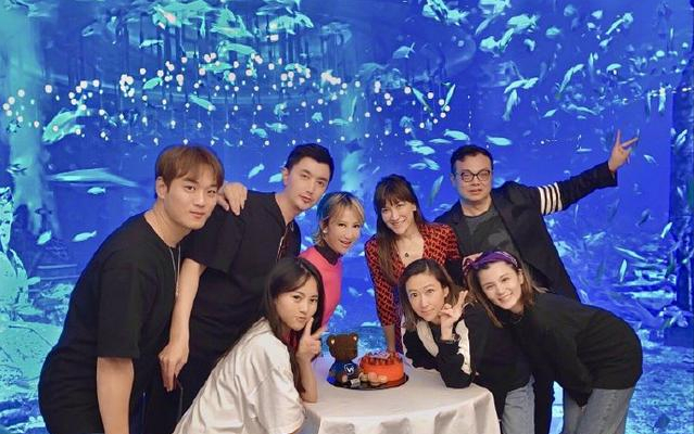 李玟|李玟再传婚变！46岁生日孤独许愿，大16岁富豪老公和继女全缺席