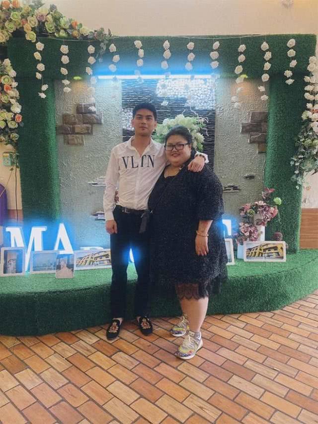 【标题党】帅小伙娶比自己重60斤的胖女孩不被看好，如今结婚5年生活幸福