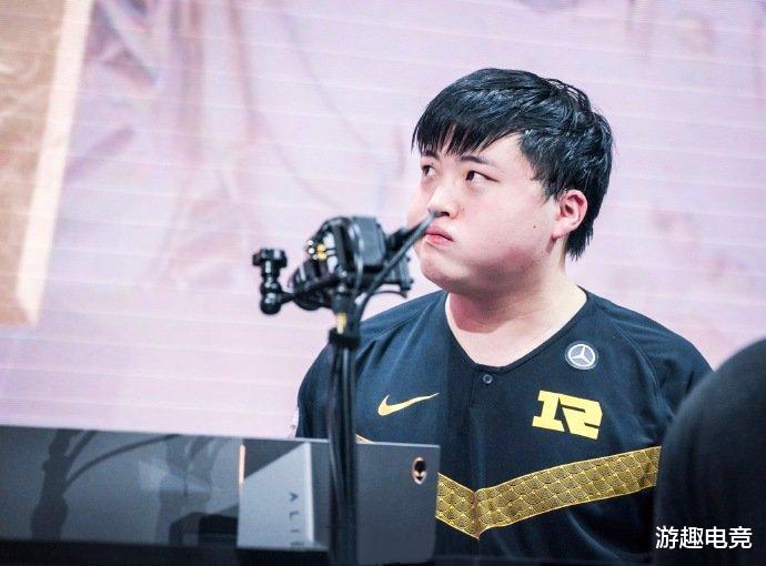 [Uzi]RNG主持人确认UZI退役，Uzi主播，你好！