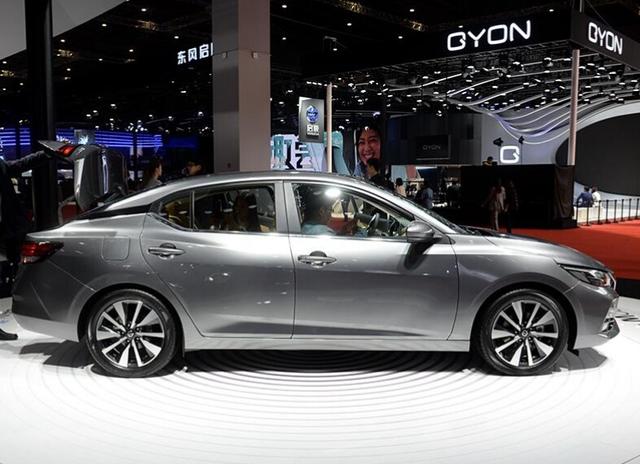 日产轩逸|日产轩逸终于成功！越级空间+犀利外观，油耗6升，落地11万真帅气