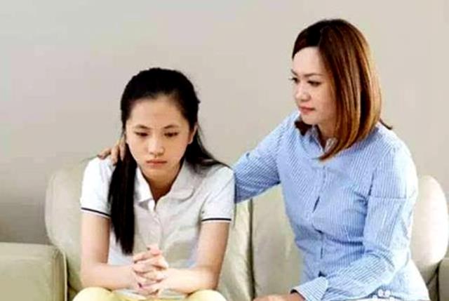 录取通知书|女儿晒名校录取通知书,却被妈妈强行删除,网友高赞:高情商妈妈