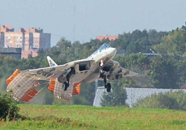 中国空军|全球最强空军名单公布，邻国战机数量超中国千架，跃居世界第二