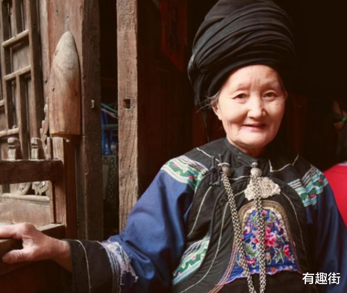 杨炳莲|中国最后的压寨夫人，生8个孩子守寡64年，容貌复原后让网红惭愧