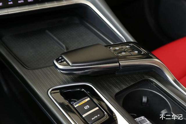 长安汽车|长安UNI-T为何能占据紧凑型SUV半壁江山？除颜值外，它还有啥过人之处