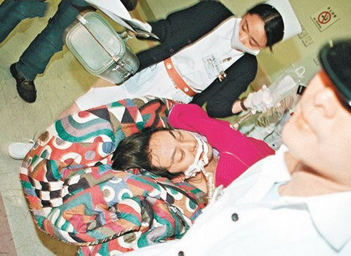 吴京：嫌吴京太穷抛弃他嫁入豪门，富豪却意外猝死，今47岁无人敢娶卖鱼为生