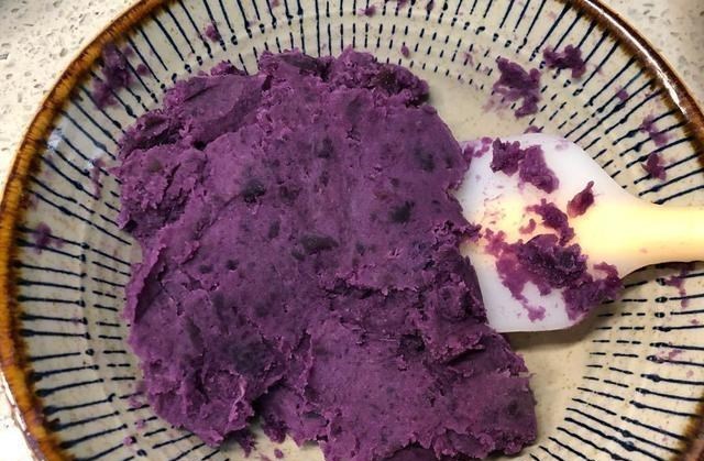 吐司■爱吃吐司的别错过这网红吃法，外酥里嫩，咬一口还爆浆，好吃