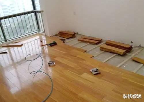 傅说|为什么有钱人家铺地板前都先做自流平?听老师傅说,才知我家做错