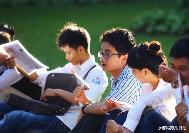 高考|422分进入三本院校，开学不到一周，学生：我的心态崩了