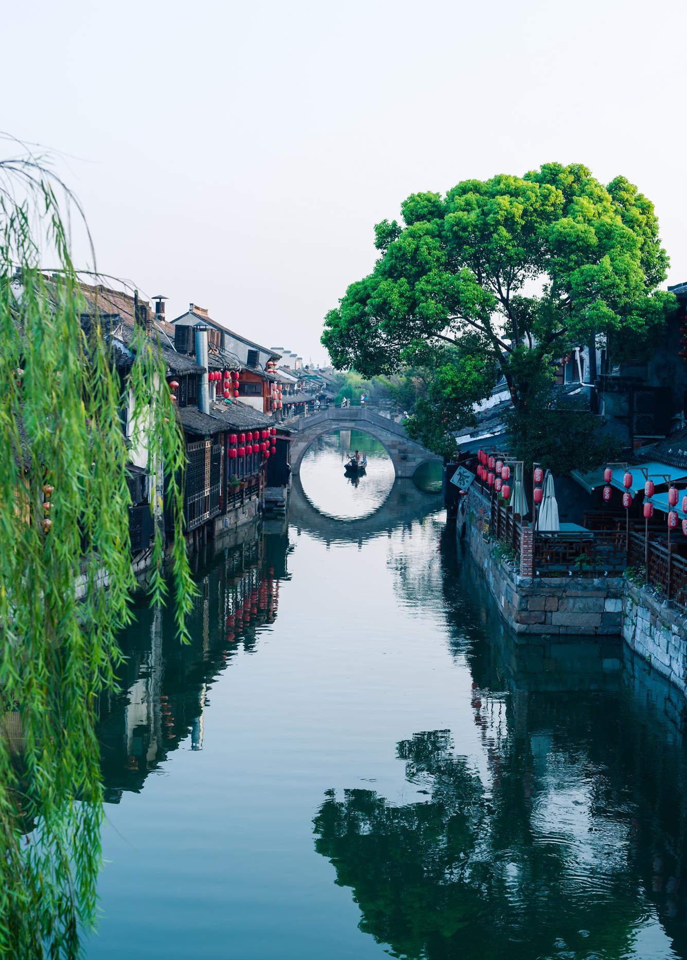 古镇|江南唯一生活着两千多本地人的古镇：比乌镇更文艺，比周庄更美丽