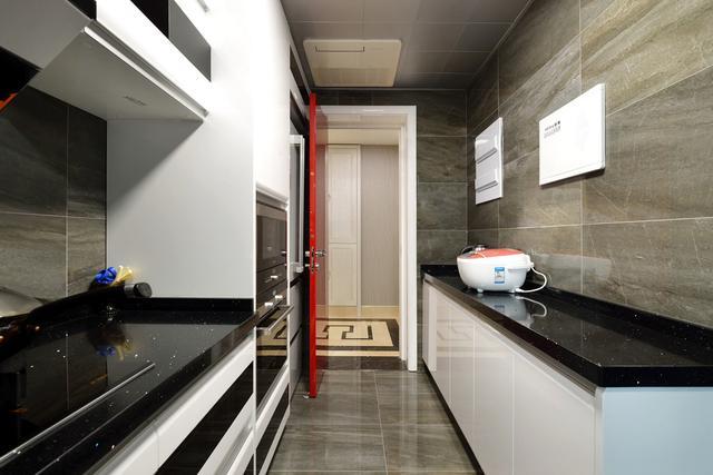 |砸了10万装的新房,不做吊顶省钱还大气,亲戚来了都觉得很赞!