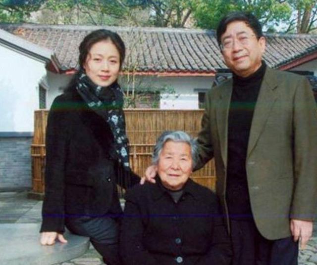 张译■余秋雨夫人马兰，《西游记》中片酬最高的演员，导演租直升机接送