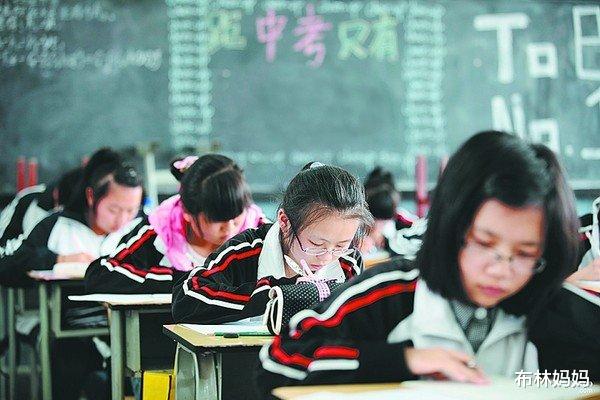 【中小学】中考后，哪怕孩子成绩一般，也要去重点高中就读，2点好处比不了