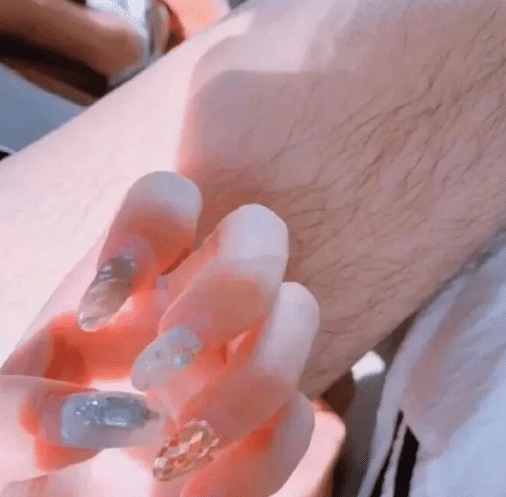 |为什么和男朋友第一次一直进不去？没人教过你穿针吗？哈哈哈哈哈