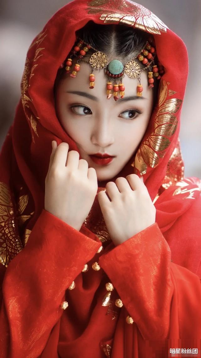 『陶奕希』小戏骨陶奕希扮演《东宫》中小枫，14岁的她虽然小，却绝色倾城