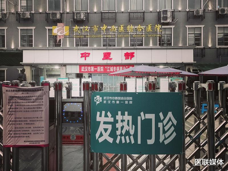 尿酸|睡觉有这“4迹象”，肺癌可能“近在咫尺”，希望你一个都没中